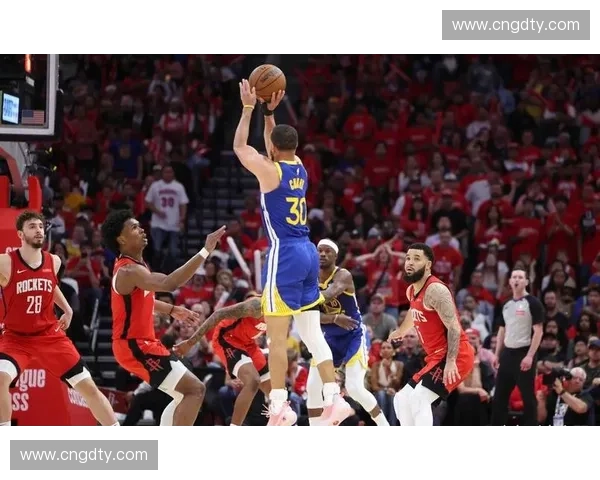 NBA搜狐体育：全新赛季前瞻，豪强争霸引发球迷热议